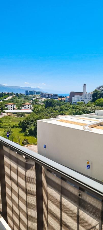 Apartment Azure *Close To The Beach Split Buitenkant foto
