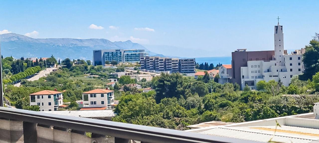 Apartment Azure *Close To The Beach Split Buitenkant foto